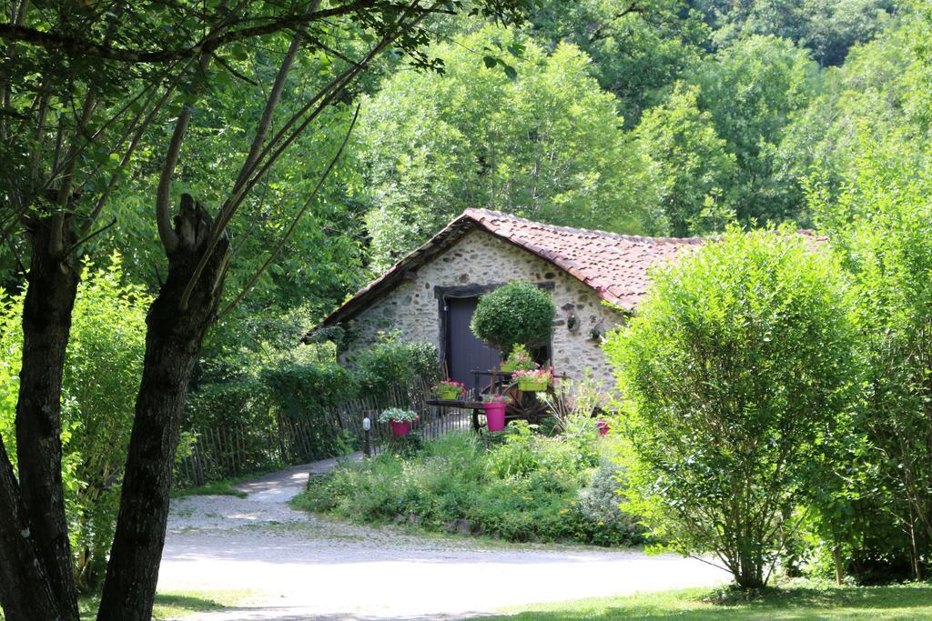 Camping Moulin De Chaules Saint-Constant Exteriér fotografie